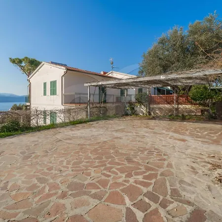 Апартаменты Nereidi - Goelba Каполивери